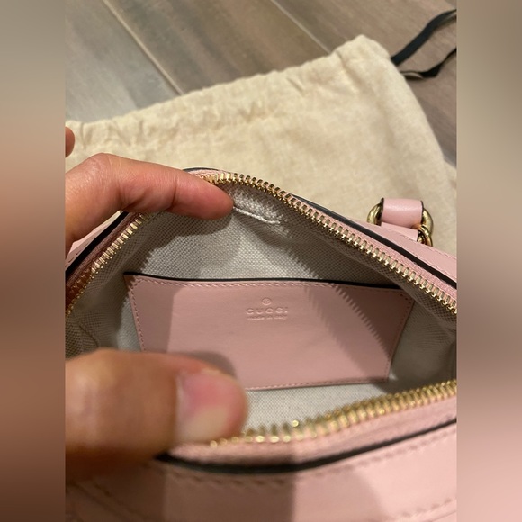 Gucci GG matelassé mini bag in pink leather - Picture 12 of 15